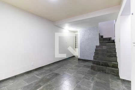 Sala de casa à venda com 4 quartos, 230m² em Terceira Divisão de Interlagos, São Paulo