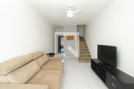 Sala de casa de condomínio à venda com 2 quartos, 75m² em Vila Romero, São Paulo