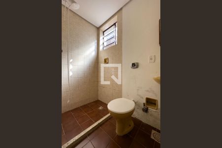 Banheiro de kitnet/studio à venda com 0 quarto, 37m² em Petrópolis, Porto Alegre