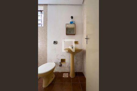 Banheiro de kitnet/studio para alugar com 0 quarto, 37m² em Petrópolis, Porto Alegre