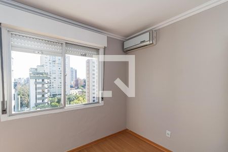 Quarto 2 de apartamento para alugar com 2 quartos, 70m² em São João, Porto Alegre