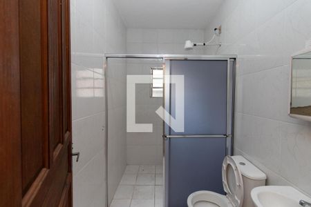 Banheiro de casa para alugar com 2 quartos, 55m² em Vila Paulistana, São Paulo