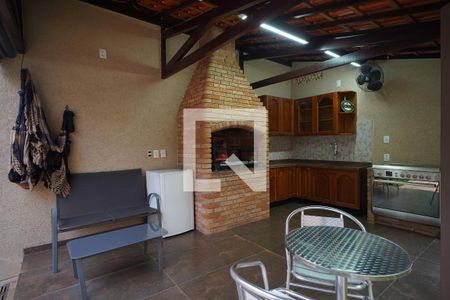 Casa de condomínio para alugar com 478m², 4 quartos e 6 vagas Casa de condomínio para alugar com 478m², 4 quartos e 6 vagasQuintal