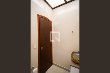 Casa de condomínio para alugar com 478m², 4 quartos e 6 vagas Casa de condomínio para alugar com 478m², 4 quartos e 6 vagasLavabo