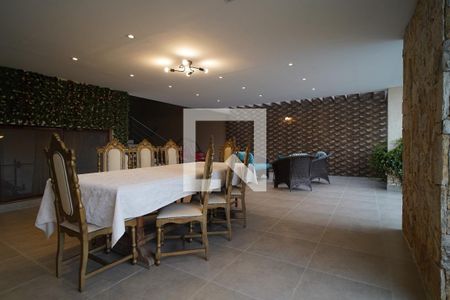 Casa de condomínio para alugar com 478m², 4 quartos e 6 vagas Casa de condomínio para alugar com 478m², 4 quartos e 6 vagasQuintal