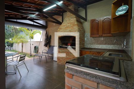 Casa de condomínio para alugar com 478m², 4 quartos e 6 vagas Casa de condomínio para alugar com 478m², 4 quartos e 6 vagasQuintal