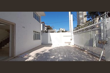 Garagem de casa à venda com 7 quartos, 399m² em Água Branca, São Paulo