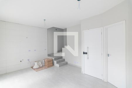 Casa de condomínio à venda com 100m², 2 quartos e 2 vagasSala/Cozinha