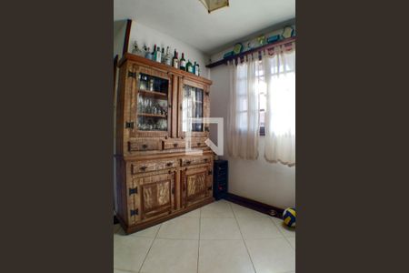 Sala de casa à venda com 5 quartos, 260m² em Mata Paca, Niterói