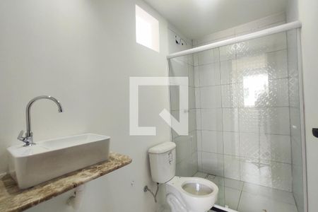 Banheiro de kitnet/studio para alugar com 1 quarto, 45m² em Garcia, Salvador