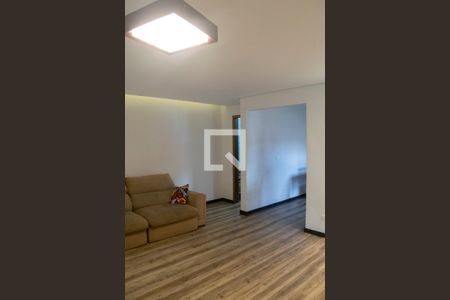 Sala de casa de condomínio à venda com 3 quartos, 160m² em Chora Menino, São Paulo