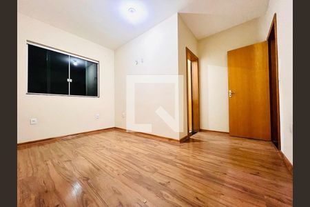 Casa à venda com 3 quartos, 109m² em Ressaca, Contagem