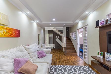 Sala de casa para alugar com 3 quartos, 234m² em Jardim Cristiane, Santo André