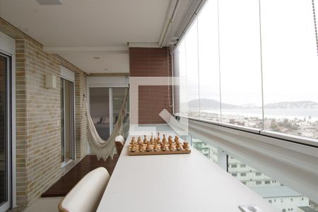 Varanda gourmet de apartamento para alugar com 3 quartos, 170m² em Jardim Belmar, Guarujá