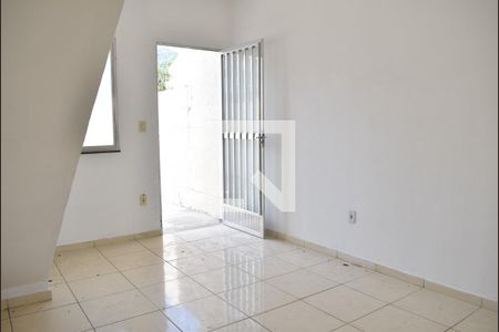 Sala de casa para alugar com 2 quartos, 96m² em Campo Grande, Rio de Janeiro