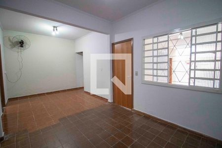 Sala de casa para alugar com 2 quartos, 124m² em Vila Lucy, Goiânia