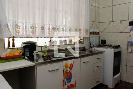 Casa à venda com 149m², 4 quartos e 3 vagas Casa à venda com 149m², 4 quartos e 3 vagasCozinha