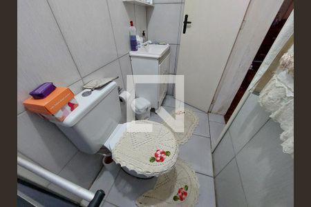 Casa à venda com 149m², 4 quartos e 3 vagas Casa à venda com 149m², 4 quartos e 3 vagasBanheiro 2