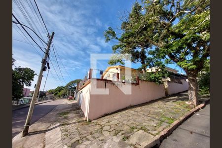 Casa à venda com 149m², 4 quartos e 3 vagas Casa à venda com 149m², 4 quartos e 3 vagasFachada