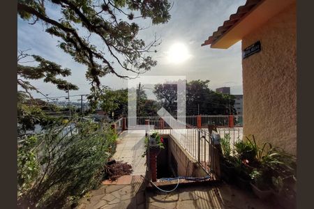 Casa à venda com 149m², 4 quartos e 3 vagas Casa à venda com 149m², 4 quartos e 3 vagasQuintal