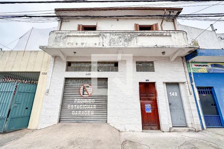 Casa à venda com 61m², 2 quartos e sem vaga Casa à venda com 61m², 2 quartos e sem vagaFachada