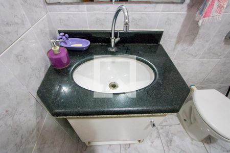 Casa à venda com 127m², 3 quartos e 2 vagas Casa à venda com 127m², 3 quartos e 2 vagasBanheiro social