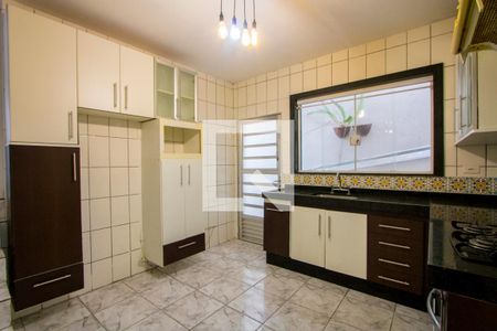 Casa à venda com 127m², 3 quartos e 2 vagas Casa à venda com 127m², 3 quartos e 2 vagasCozinha