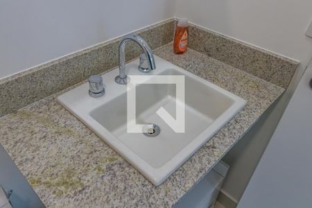 Banheiro Social de apartamento para alugar com 2 quartos, 70m² em Alphaville, Barueri