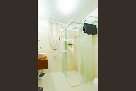 Banheiro da Suíte 1 de casa para alugar com 7 quartos, 153m² em Pituaçu, Salvador