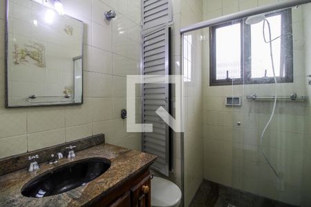 Banheiro de casa para alugar com 3 quartos, 150m² em Vila Guilhermina, São Paulo