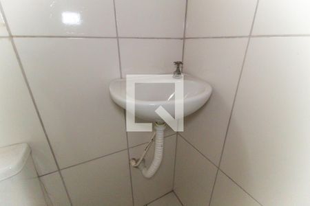 Banheiro de apartamento para alugar com 1 quarto, 35m² em Jardim Europa, Itaquaquecetuba