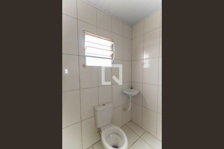 Banheiro de apartamento para alugar com 1 quarto, 35m² em Jardim Europa, Itaquaquecetuba