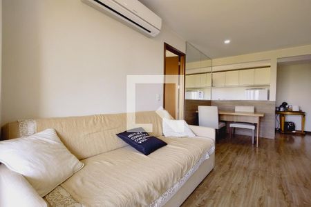 Sala de apartamento para alugar com 1 quarto, 48m² em Camorim, Rio de Janeiro