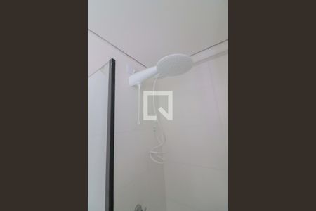 Banheiro de kitnet/studio para alugar com 1 quarto, 20m² em Jardim das Vertentes, São Paulo