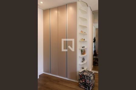 Closet de casa de condomínio à venda com 3 quartos, 120m² em Chácara Seis de Outubro, São Paulo