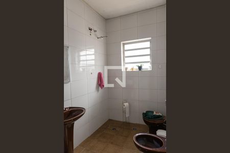 Casa à venda com 250m², 2 quartos e 4 vagas Casa à venda com 250m², 2 quartos e 4 vagasBanheiro