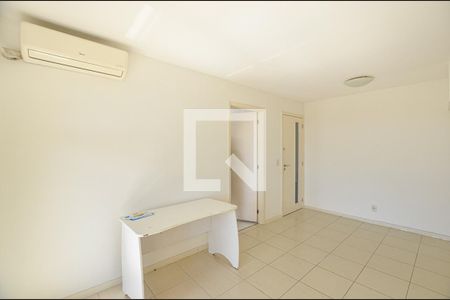 Sala de apartamento à venda com 3 quartos, 130m² em Gragoatá, Niterói