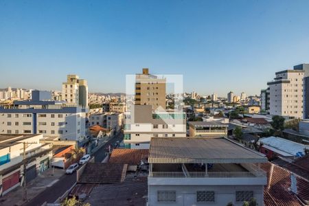 Vista Sala de apartamento à venda com 3 quartos, 96m² em Padre Eustáquio, Belo Horizonte