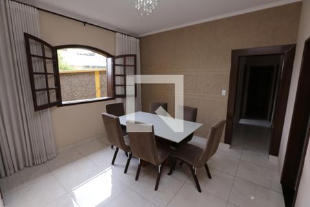 Sala de casa à venda com 4 quartos, 300m² em Amazonas, Contagem