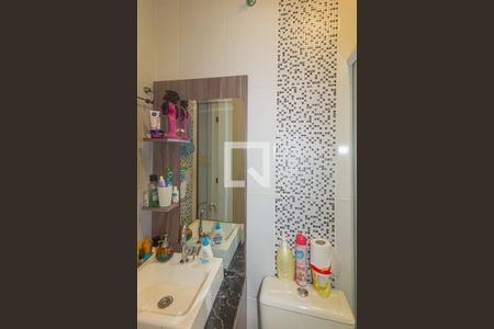 Casa à venda com 62m², 2 quartos e 1 vaga Casa à venda com 62m², 2 quartos e 1 vagaBanheiro