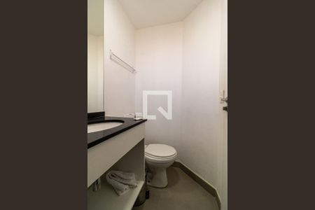 Banheiro de kitnet/studio para alugar com 1 quarto, 30m² em Bom Retiro, São Paulo