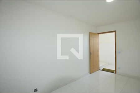 Sala de apartamento para alugar com 1 quarto, 30m² em Vicente de Carvalho, Rio de Janeiro