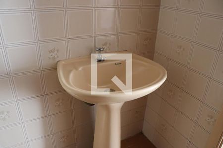 Detalhe do banheiro  de kitnet/studio para alugar com 1 quarto, 30m² em Ponte Preta, Campinas