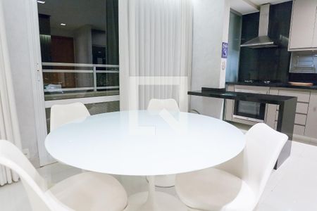 Sala de apartamento à venda com 2 quartos, 74m² em Vila da Serra, Belo Horizonte