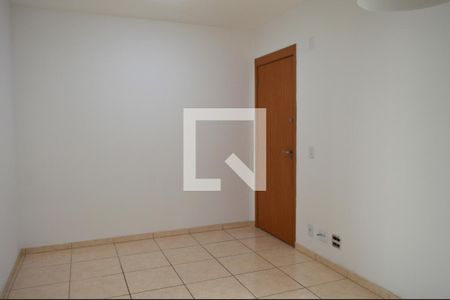 Sala de apartamento para alugar com 2 quartos, 42m² em Chacaras Reunidas Santa Terezinha, Contagem