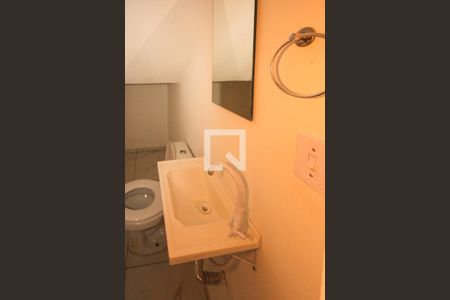 Lavabo de casa para alugar com 3 quartos, 280m² em Jardim Vila Formosa, São Paulo