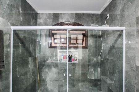 Casa à venda com 342m², 4 quartos e 2 vagas Casa à venda com 342m², 4 quartos e 2 vagasBanheiro Corredor