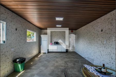 Casa à venda com 342m², 4 quartos e 2 vagas Casa à venda com 342m², 4 quartos e 2 vagasÁrea de Serviço