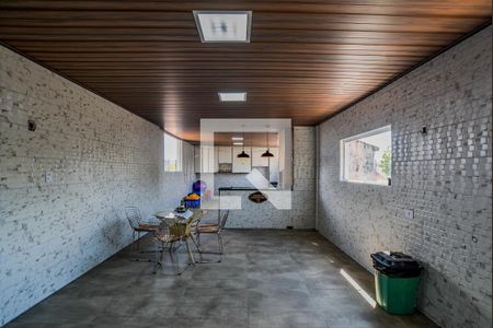 Casa à venda com 342m², 4 quartos e 2 vagas Casa à venda com 342m², 4 quartos e 2 vagasÁrea de Serviço