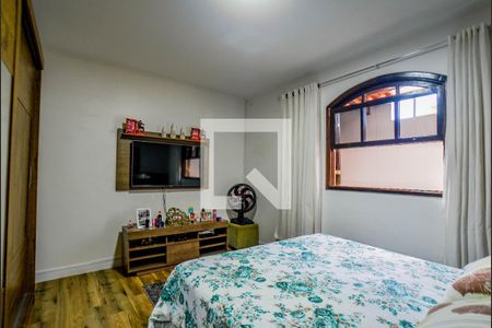 Casa à venda com 342m², 4 quartos e 2 vagas Casa à venda com 342m², 4 quartos e 2 vagasQuarto Suíte